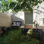 Les Charmes Du Romantique Avec Jacuzzi Privatif Saint-Cyr (Vienne)