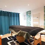 Holiday home Les Charmes Du Romantique Avec Jacuzzi Privatif