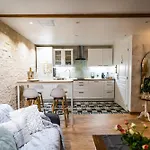 Holiday home Les Charmes Du Romantique Avec Jacuzzi Privatif