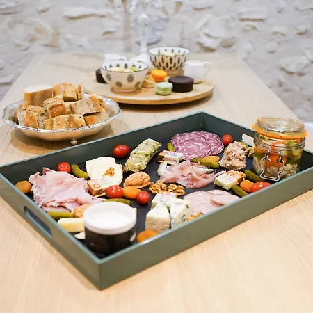 Les Charmes Du Lac Gite Romantique Avec Jacuzzi Privatif Saint-Cyr (Vienne)