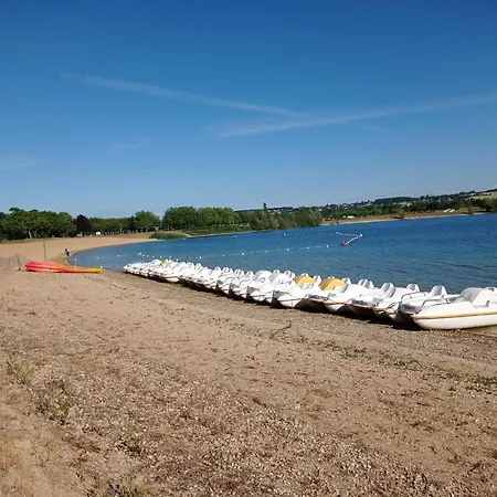 Gite Romantique Avec Jacuzzi Privatif Et Love Sofa Les Charmes Du Lac 15Min Futuroscope *