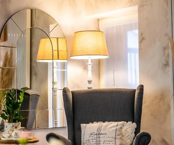 Les Charmes Du Romantique Avec Jacuzzi Privatif Saint-Cyr (Vienne)