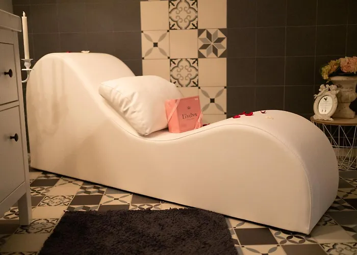 Tatil Evi Les Charmes Du Romantique Avec Jacuzzi Privatif Saint-Cyr (Vienne)